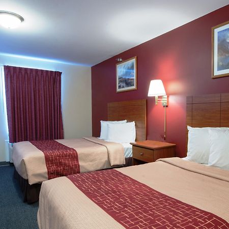 Red Roof Inn & Suites Dickinson Exteriör bild