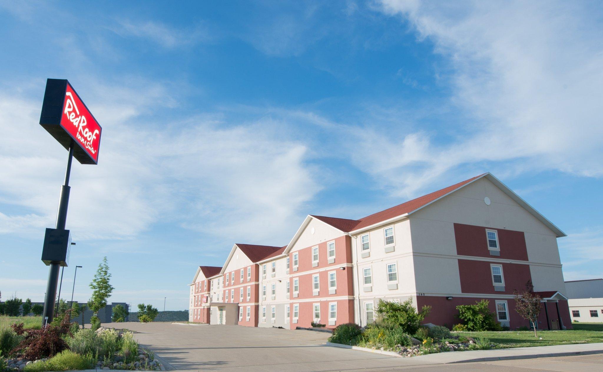 Red Roof Inn & Suites Dickinson Exteriör bild