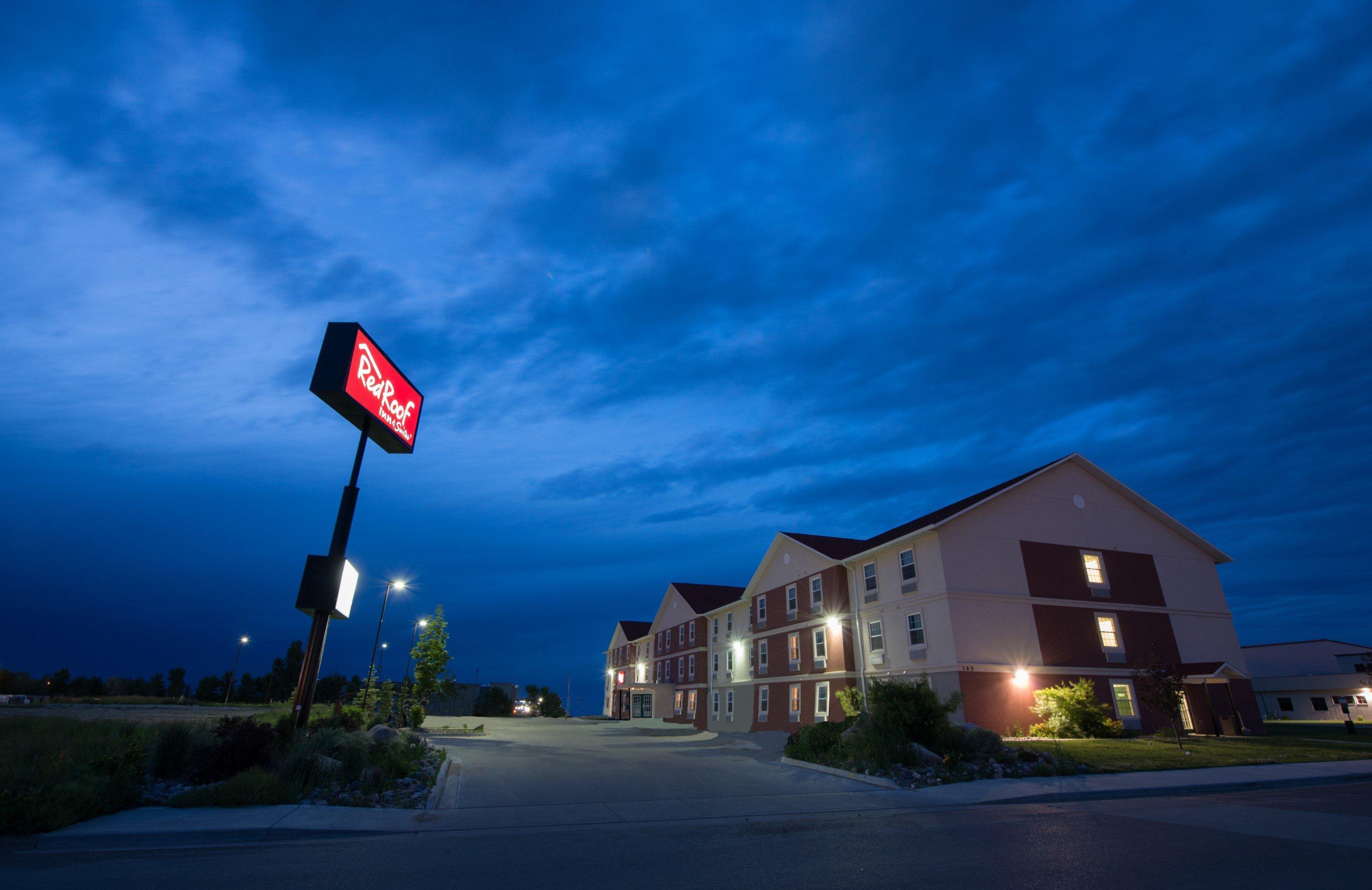 Red Roof Inn & Suites Dickinson Exteriör bild
