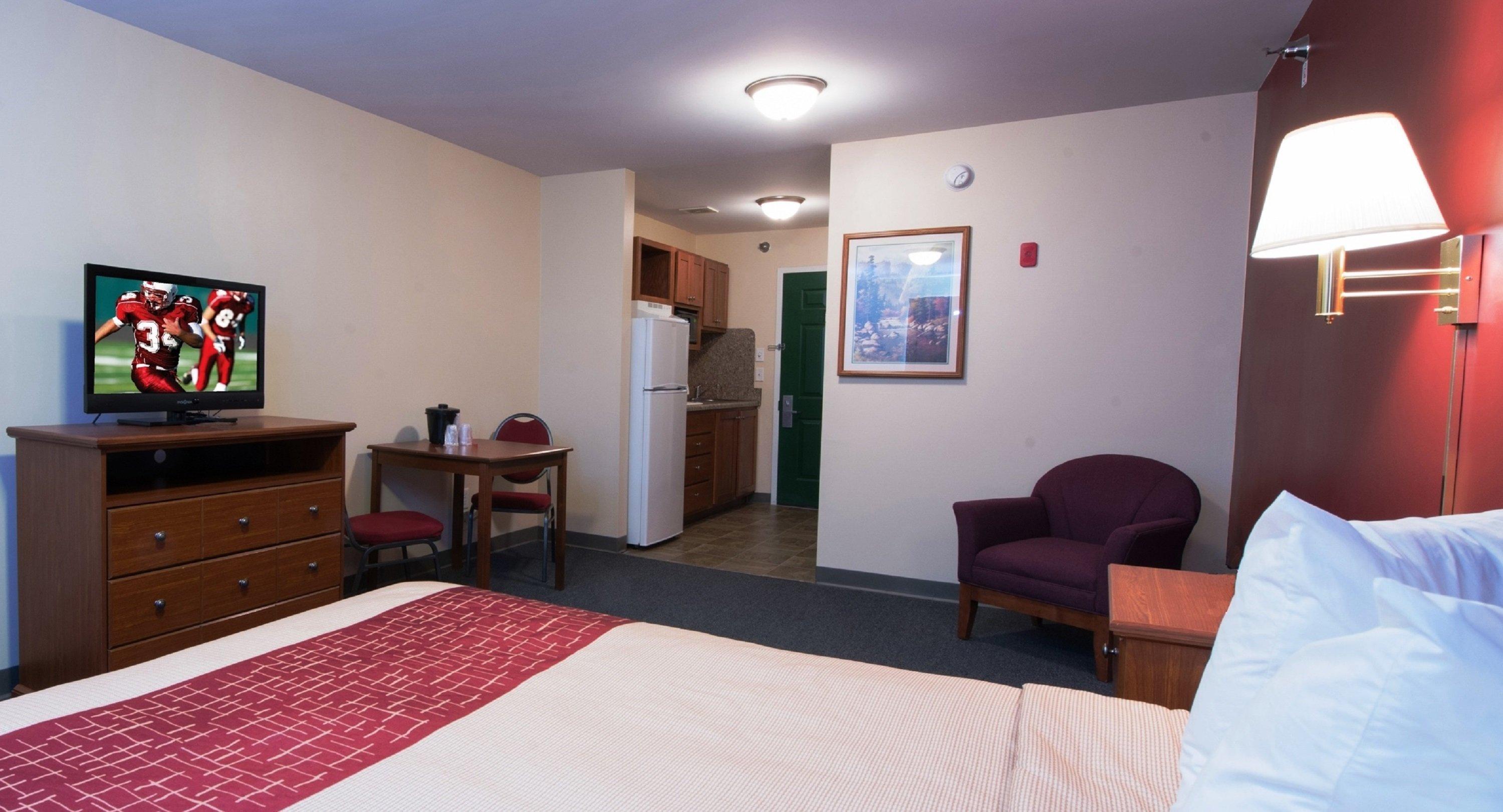 Red Roof Inn & Suites Dickinson Exteriör bild