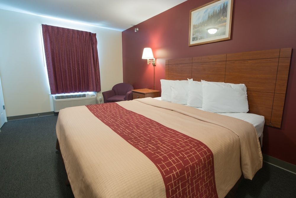 Red Roof Inn & Suites Dickinson Exteriör bild